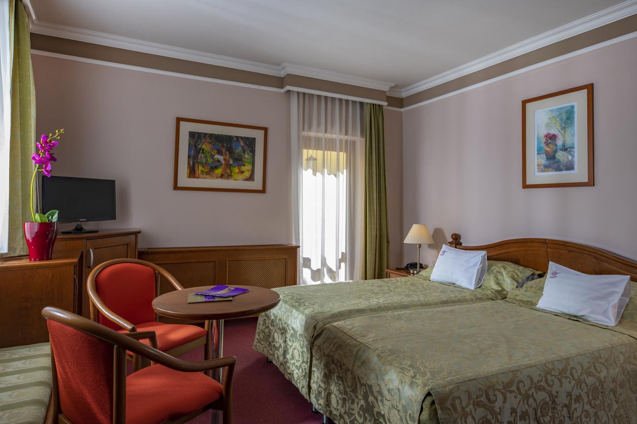 Betekints Wellness Hotel Veszprém Buitenkant foto