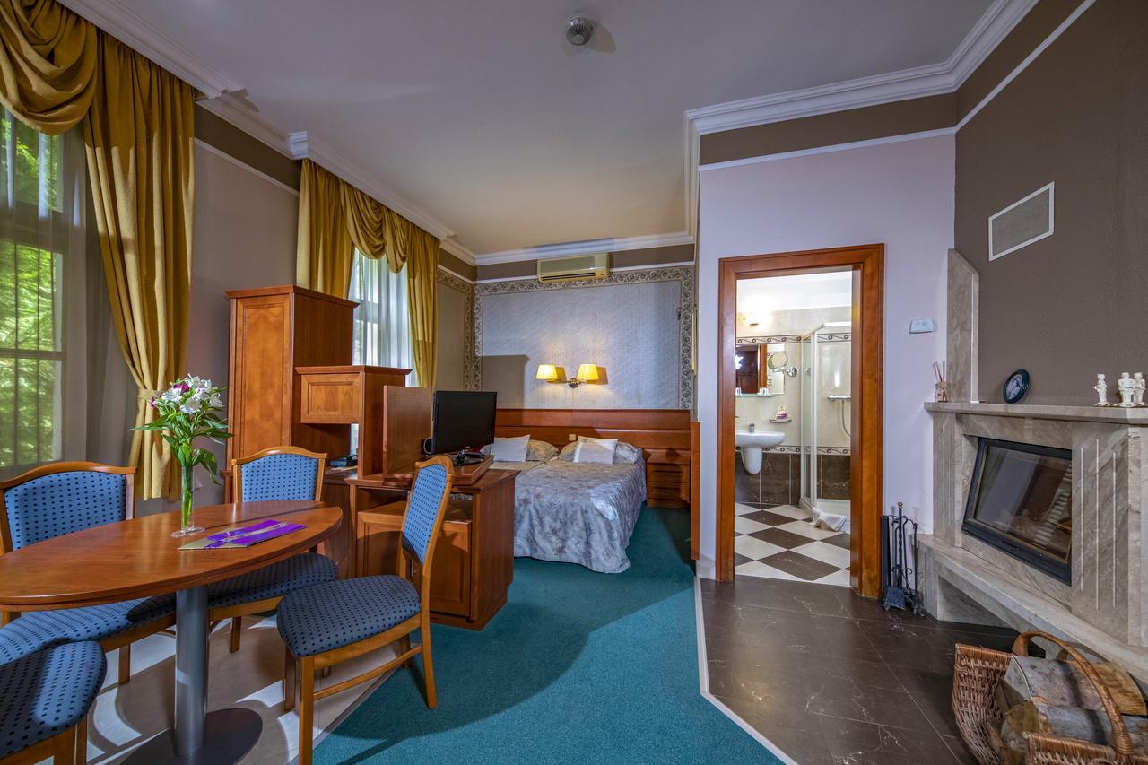 Betekints Wellness Hotel Veszprém Buitenkant foto