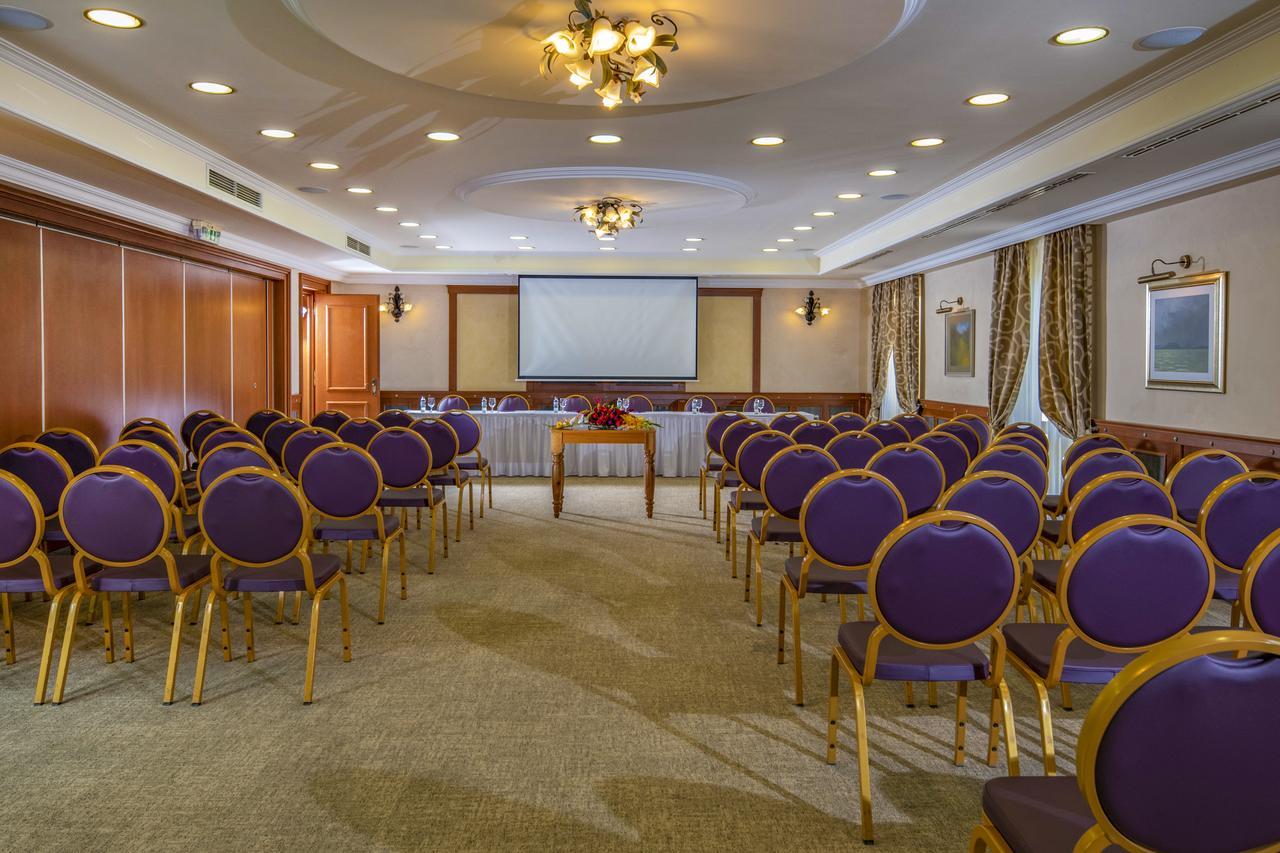 Betekints Wellness Hotel Veszprém Buitenkant foto