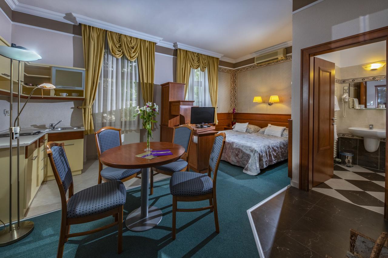 Betekints Wellness Hotel Veszprém Buitenkant foto