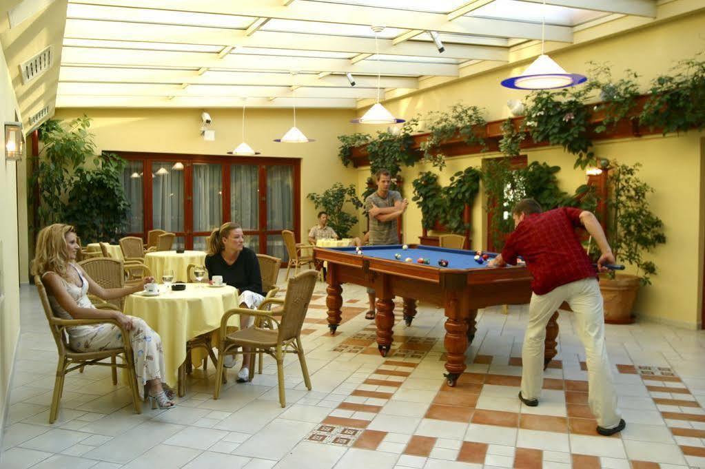 Betekints Wellness Hotel Veszprém Buitenkant foto